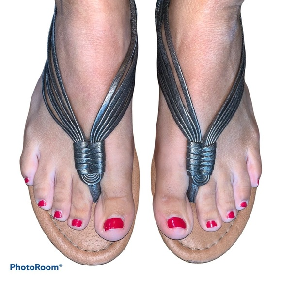 Lucky Brand Caryl Pewter Metallic Leather Sandals size 7 - Picture 2 of 7